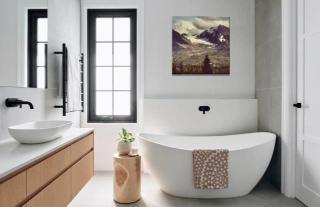 Jaki obraz do łazienki? Oto błędy, których warto unikać przy wyborze Jaki obraz do łazienki? Oto błędy, których warto unikać przy wyborze