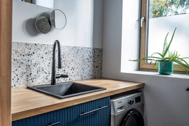 Jak zabudować pralkę w kuchni i uniknąć nieestetycznego bałaganu Jak zabudować pralkę w kuchni i uniknąć nieestetycznego bałaganu