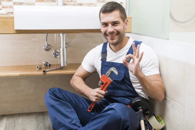 Ile kosztuje hydraulika łazienki? Poznaj ceny i ukryte koszty usług